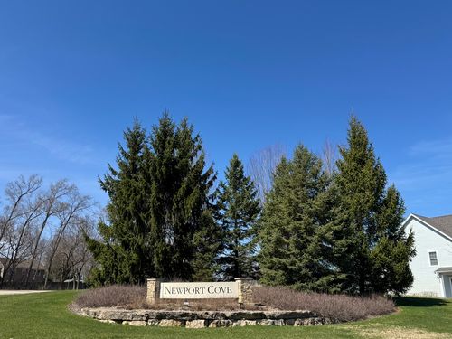 40729 North Newport Dr, Antioch, IL, 60002-8516 | Card Image