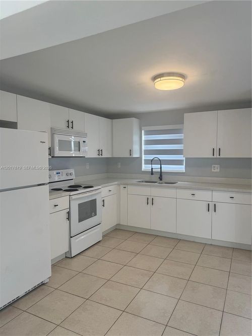 20500-20500 Sw 114th Pl, Miami, FL, 33189-1070 | Card Image