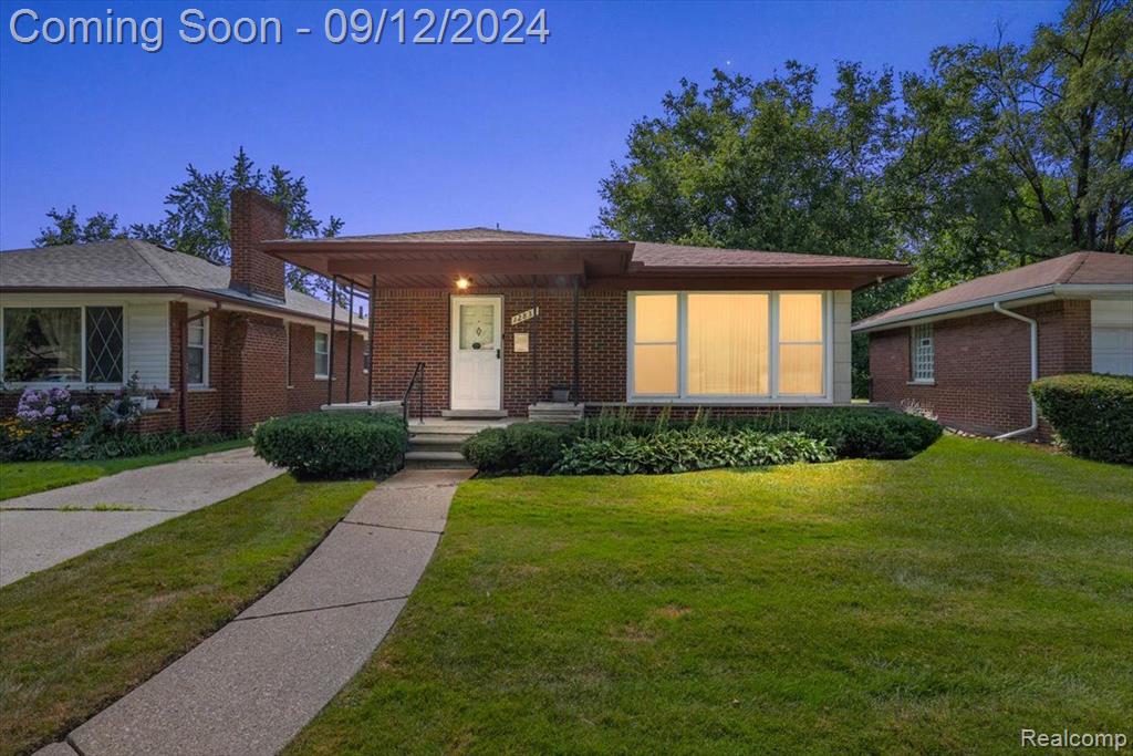 Burton St, Oak Park, MI 48237