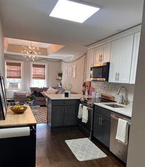 2a-9 Grand St, Weehawken, NJ, 07086-6618 | Card Image