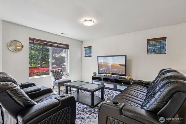 29709 217 Th Pl Se, House other with 3 bedrooms, 3 bathrooms and 2 parking in Kent WA | Image 14