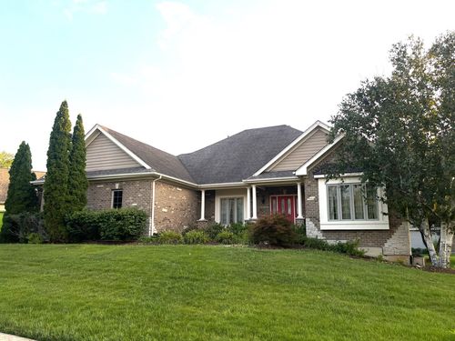 720 Evergreen Ln, Sugar Grove, IL, 60554-9290 | Card Image