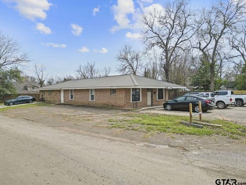 300 S Cedar St, Crockett, TX, 75835-2433 | Card Image