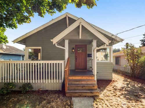 9046 9th Ave Sw, Seattle, WA, 98106-2532 | Card Image