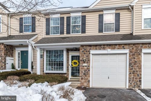 423 Elm Cir, CHALFONT, PA, 18914-1927 | Card Image