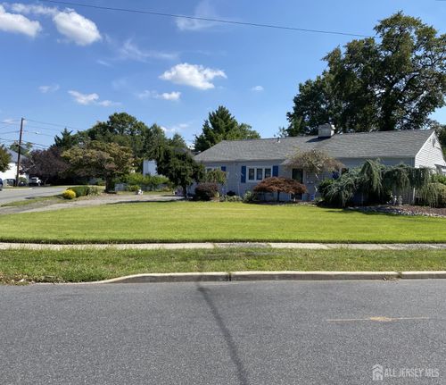 2 Avon Rd, Edison, NJ, 08817-4028 | Card Image