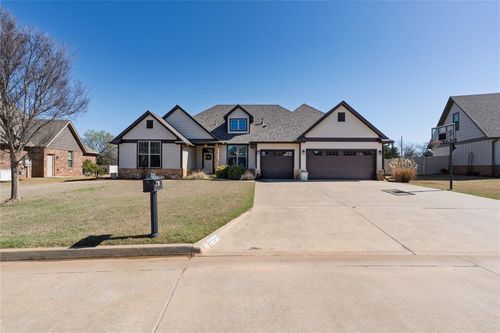 2715 Woodlawn Court, Shawnee, OK, 74804 | Card Image