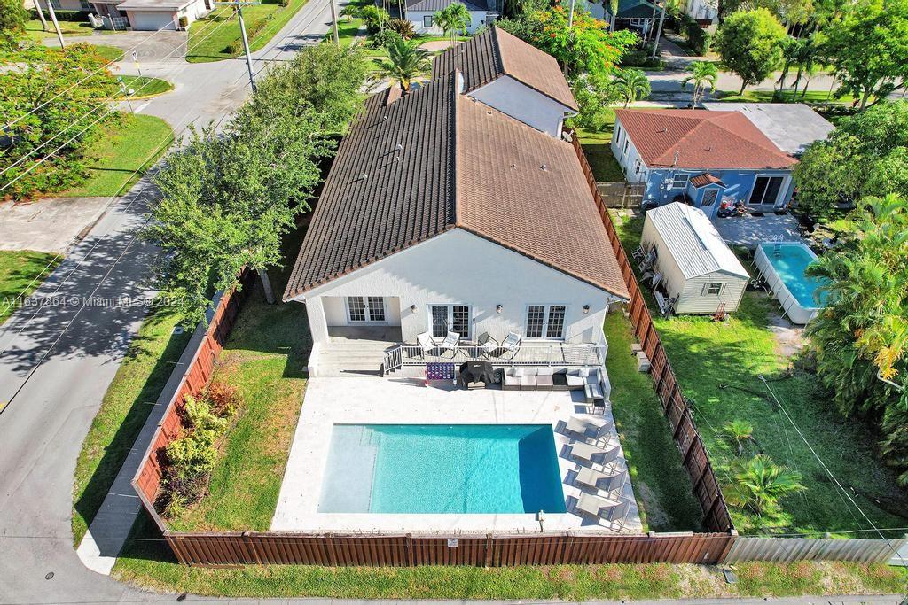 Dewey St, Hollywood, FL 33020