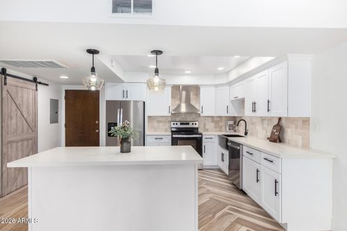 111-7930 E Camelback Rd, Scottsdale, AZ, 85251-2663 | Card Image