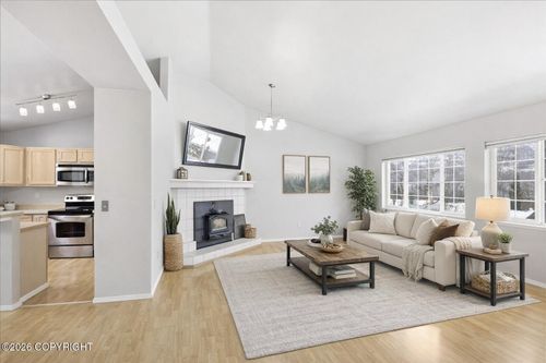 18641 Gibens Cir, Eagle River, AK, 99577-8571 | Card Image