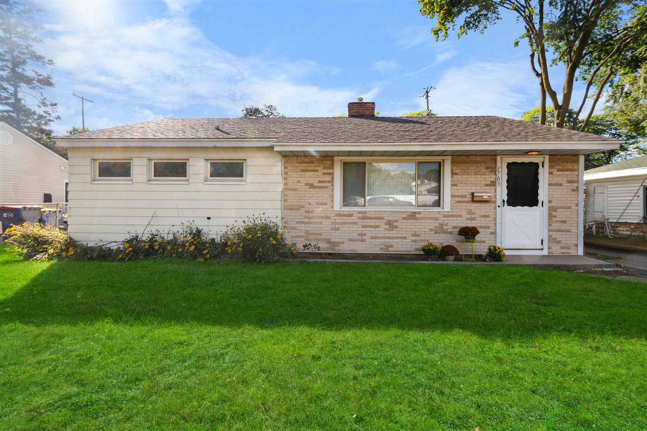Fuller Ave, Grand Rapids, MI 49505