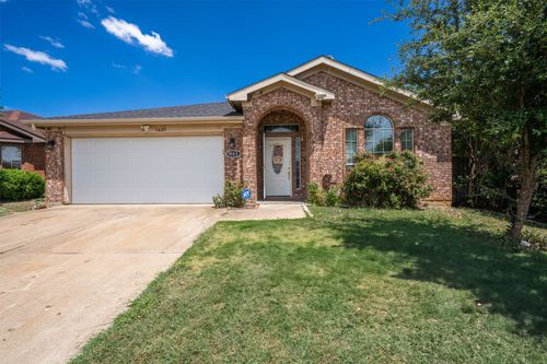 7405 Avington Way, Fort Worth, TX, 76133-8938 | Card Image