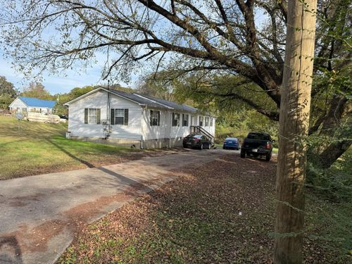 2 Newman Dr, Rossville, GA, 30741-4957 | Card Image