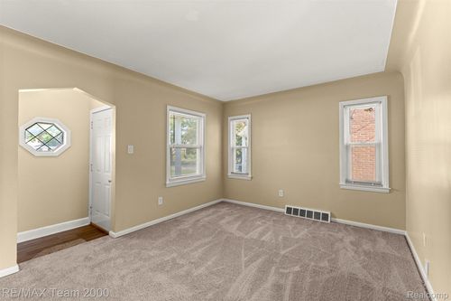 3339 Lincoln St, Dearborn, MI, 48124-3507 | Card Image