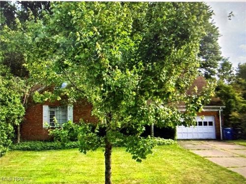 29527 Osborn Rd, Bay Village, OH, 44140-1834 | Card Image