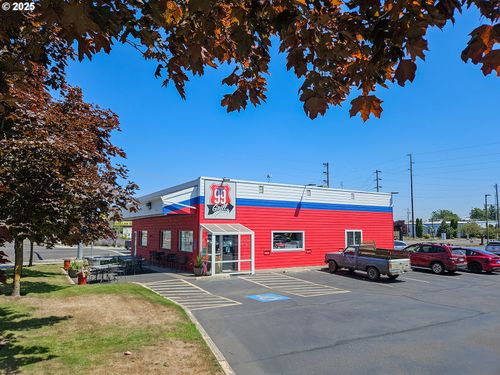 290 N 3rd St, Harrisburg, OR, 97446-9664 | Card Image