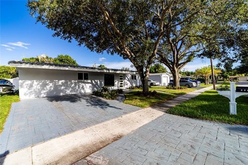 131 Nw 72nd Way, Hollywood, FL, 33024-7223 | Card Image