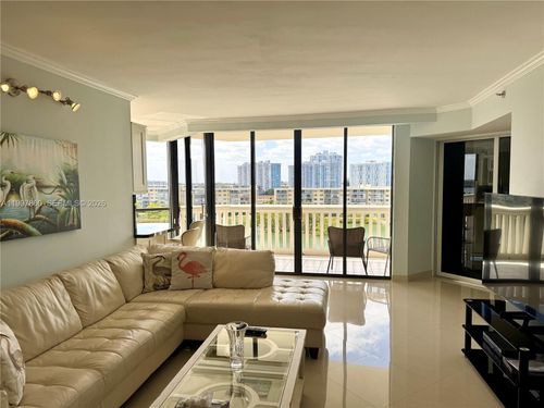 apt-710-1000 E Island Blvd, Aventura, FL, 33160-4938 | Card Image