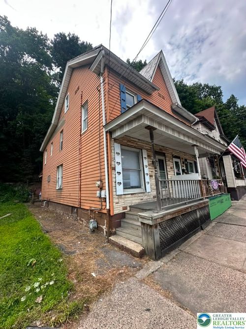 624 N 2nd St, Shamokin, PA, 17872-5142 | Card Image