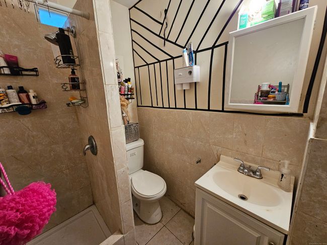 934 - 932-934 Connecticut Ave, Home with 5 bedrooms, 3 bathrooms and null parking in Bridgeport CT | Image 9