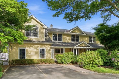 316 S Woods Rd, Woodbury, NY, 11797-1218 | Card Image
