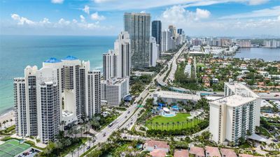 1125 - 19370 Collins Ave, Condo with 1 bedrooms, 1 bathrooms and null parking in Sunny Isles Beach FL | Image 3