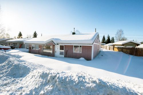 1506 Atkinson Dr, Anchorage, AK, 99504-2407 | Card Image