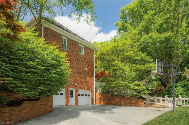 8124 Glengarriff Rd, House other with 4 bedrooms, 4 bathrooms and null parking in Clemmons NC | Image 4
