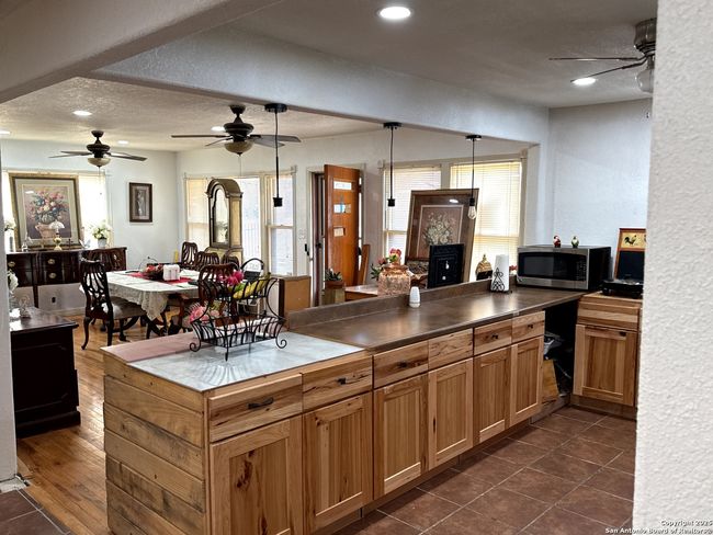 713 Boone St, House other with 2 bedrooms, 2 bathrooms and null parking in Uvalde TX | Image 7