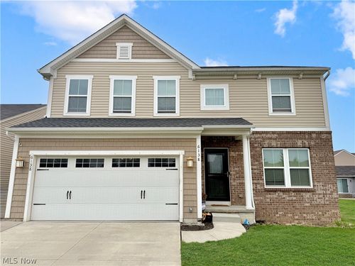 6138 E Meadow Farm Ln, Lorain, OH, 44053-1984 | Card Image