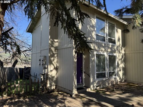 323 Glenn St, Ashland, OR, 97520-1716 | Card Image