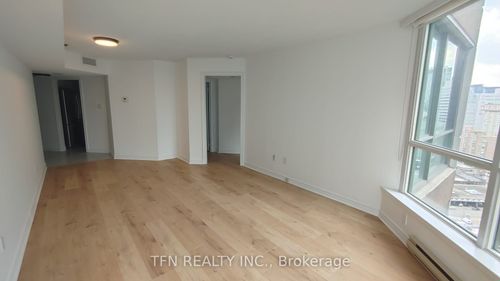 2700-38 Elm St, Toronto, ON, M5G2K5 | Card Image