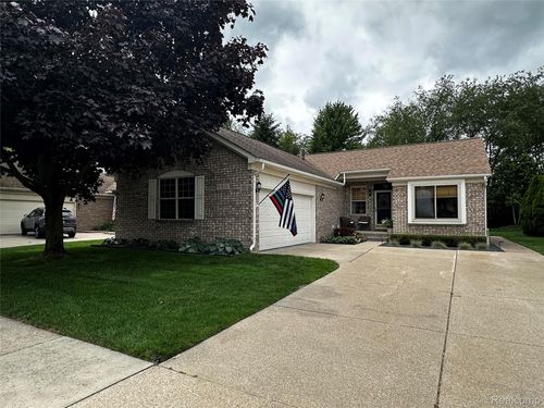 67-51565 Hickory Ln, Macomb, MI, 48042-3525 | Card Image