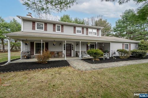 1 Running Hills Dr, Fredon, NJ, 07860-5341 | Card Image