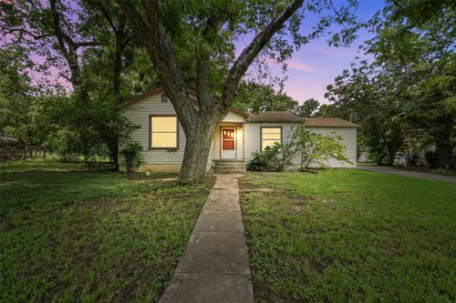 414 S Broadway St, Bells, TX, 75414-2695 | Card Image