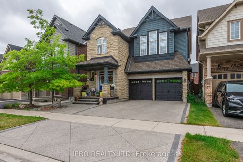 17 Mcechearn Cres, Caledon, ON, L7C3R4 | Card Image