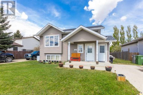4400 32 St, Lloydminster, SK, S9V1S5 | Card Image