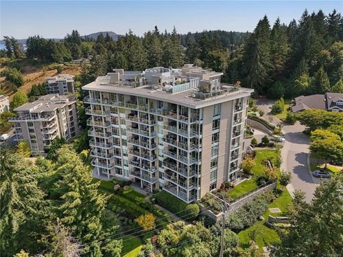 202-5388 Hill Rise Terr, Victoria, BC, V8Y3K3 | Card Image