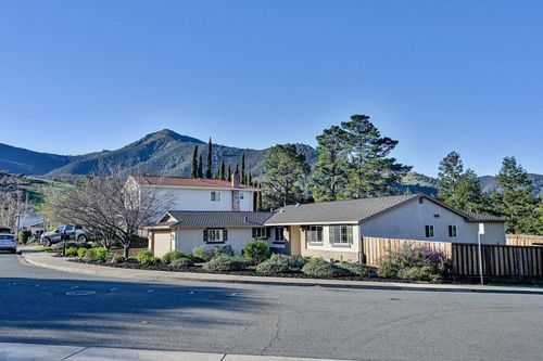 8 Rialto Dr, Clayton, CA, 94517-1754 | Card Image