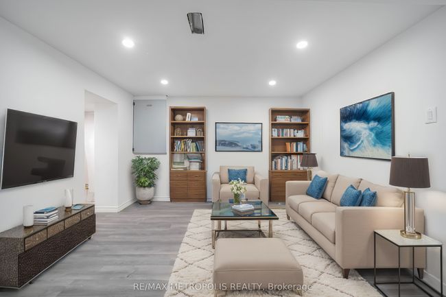 1927 Parkside Dr, House other with 5 bedrooms, 4 bathrooms and 2 parking in Pickering ON | Image 5