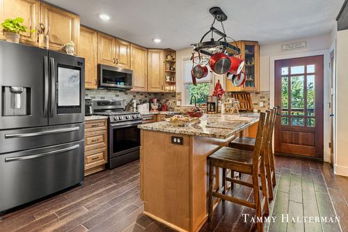 14889 Lakeshore Dr, Grand Haven, MI, 49417-8636 | Card Image