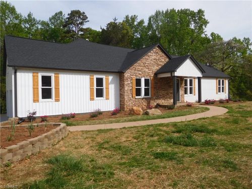 8851 Concord Church Rd, Lewisville, NC, 27023-8403 | Card Image