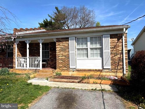 341 W 9th St, FRONT ROYAL, VA, 22630-2801 | Card Image