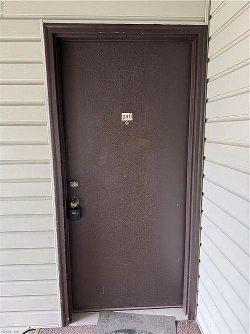 2-240 Wells Ct, Hampton, VA, 23666-6238 | Card Image