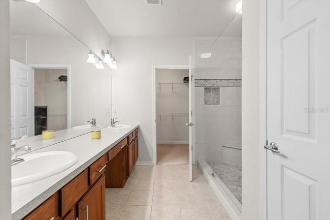 Master Bathroom | Image 25