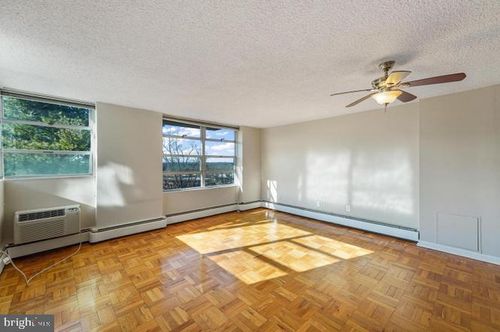 906-1030 E Lancaster Ave, BRYN MAWR, PA, 19010 | Card Image