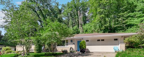 28 Woodland Trl, Ogden Dunes, IN, 46368-8717 | Card Image