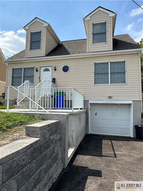 16 Albourne St, South River, NJ, 08882-1801 | Card Image