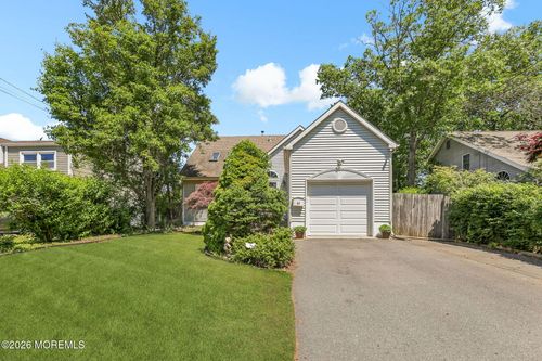 44 East Dr, Toms River, NJ, 08753-6841 | Card Image