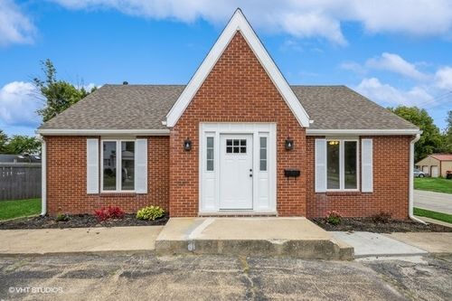 224 W Clinton Ave, Farmer City, IL, 61842-1404 | Card Image